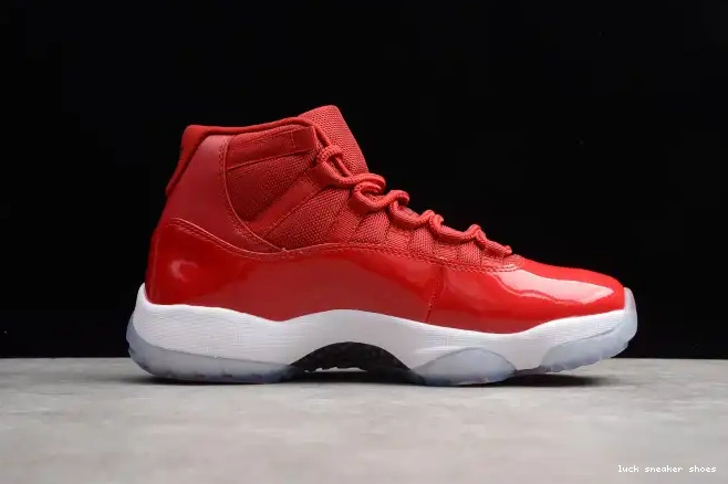 Rep LUCY Red RetroGym Air 378037-623 Jordan 11 0530